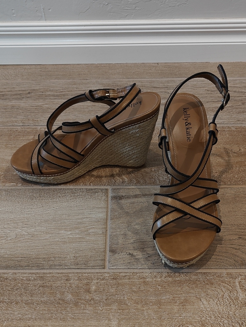 VGUC Wedge Sandals